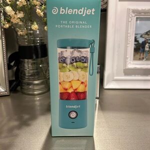 NIB BlendJet Portable Blender - Teal